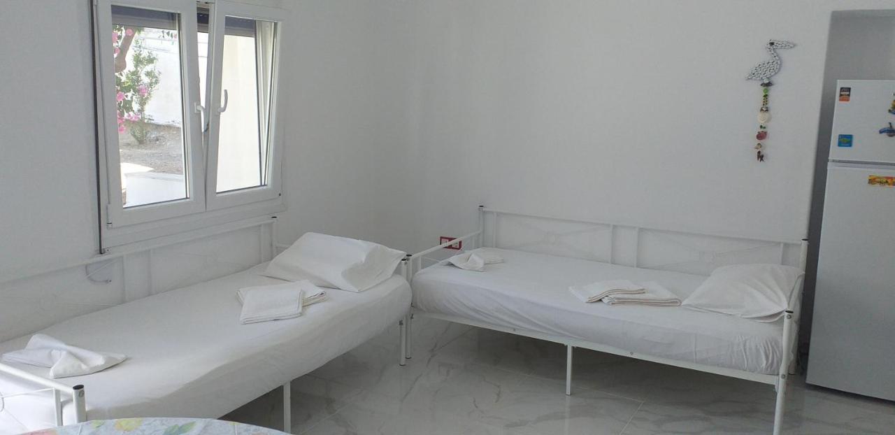 Ferienwohnung White And Blue,Finikas Syros Vissa Exterior foto